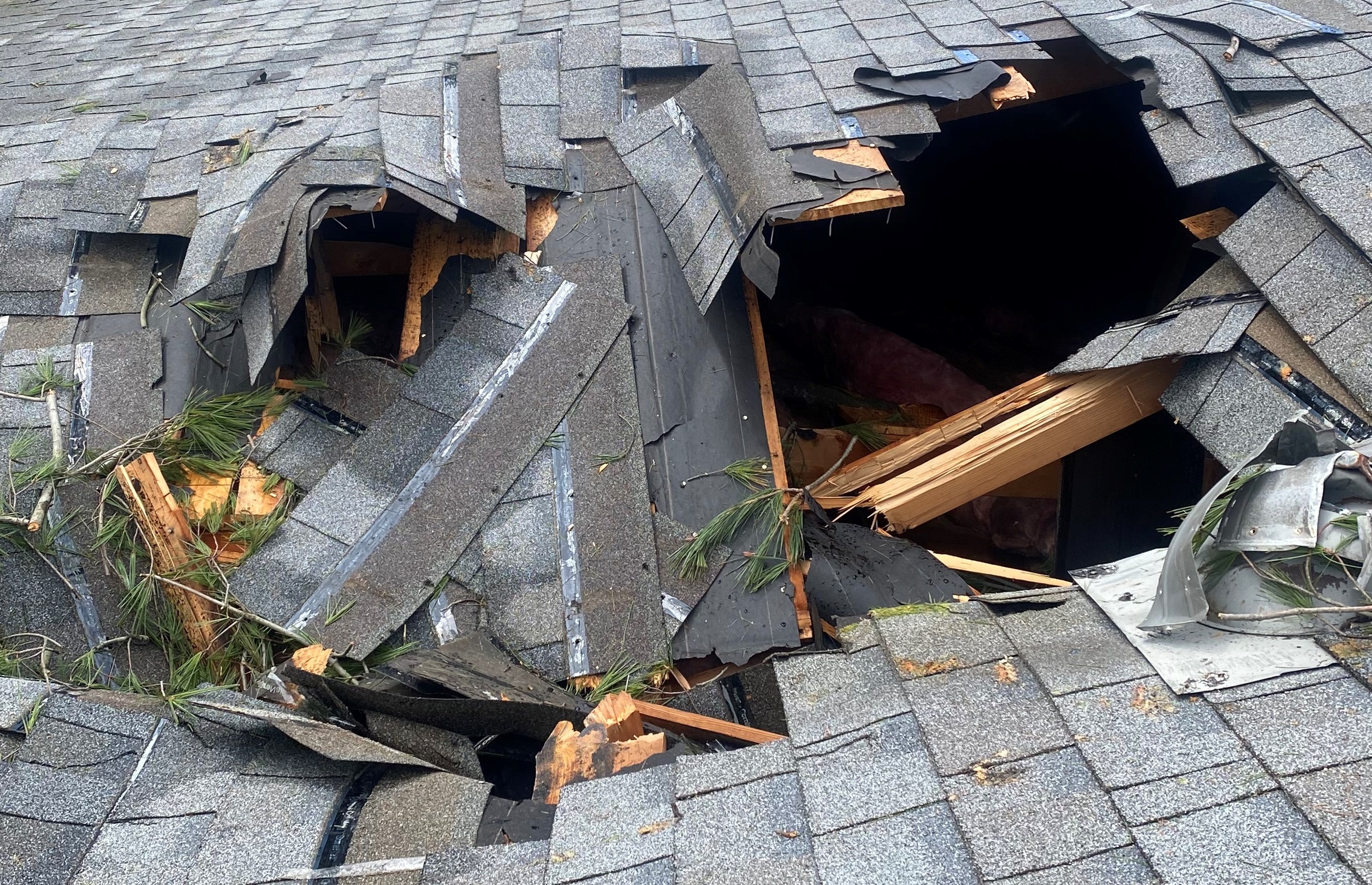 SERVPRO can provide emergency roof tarping and board-up services to help prevent additional damage from the elements and provide security to your property.