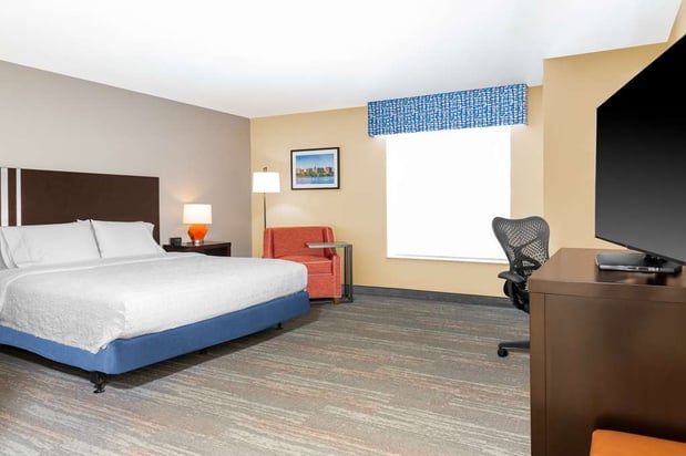 Images Hampton Inn & Suites Madison Downtown