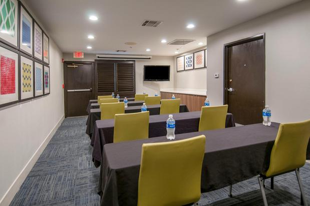 Images Holiday Inn Express & Suites Plano West - Frisco by IHG