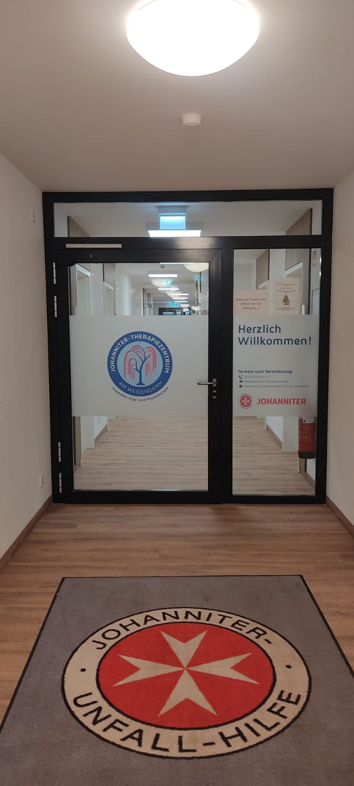 Eingang zum Johanniter-Therapiezentrum im 1.Stock