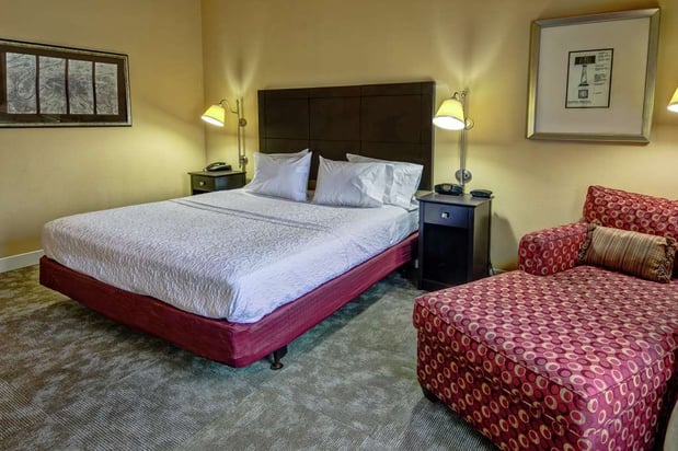 Images Hampton Inn Jacksonville-Anniston Area
