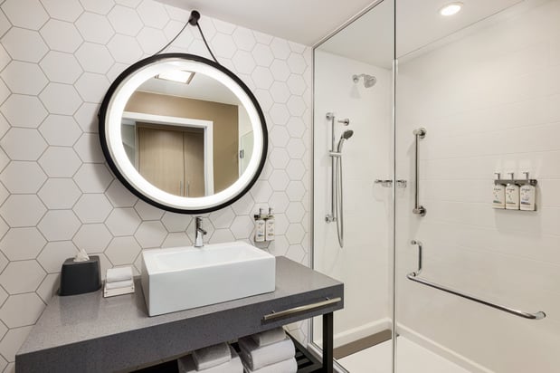 Images Holiday Inn & Suites Nashville Downtown - Broadway by IHG