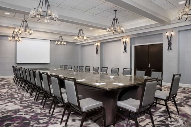Images Embassy Suites by Hilton Crystal City National Airport