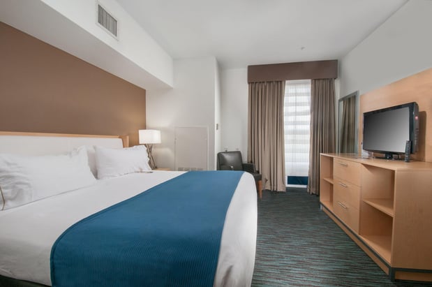 Images Holiday Inn Express & Suites San Antonio Rivercenter Area by IHG