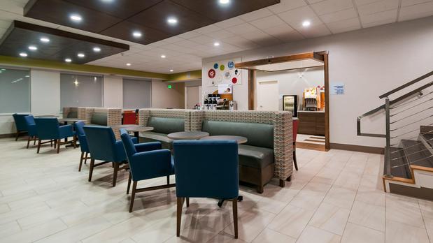 Images Holiday Inn Express & Suites Everett by IHG