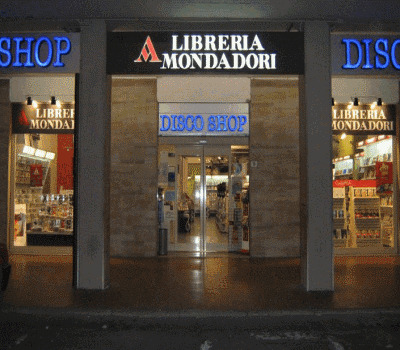 Images Disco Shop Mondadori Bookstore