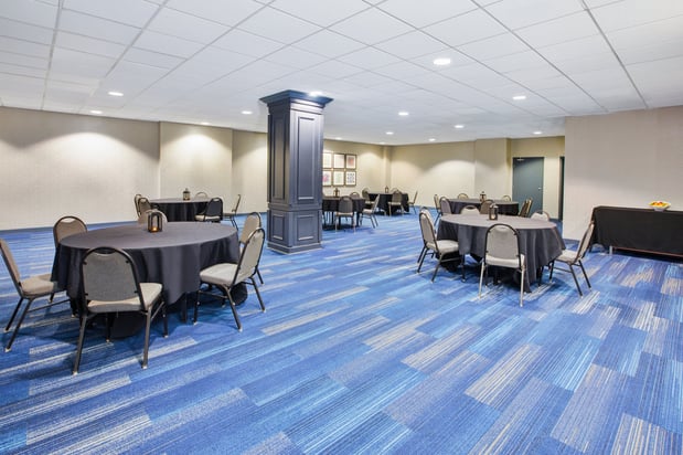 Images Holiday Inn Express Nashville Downtown - Broadway by IHG
