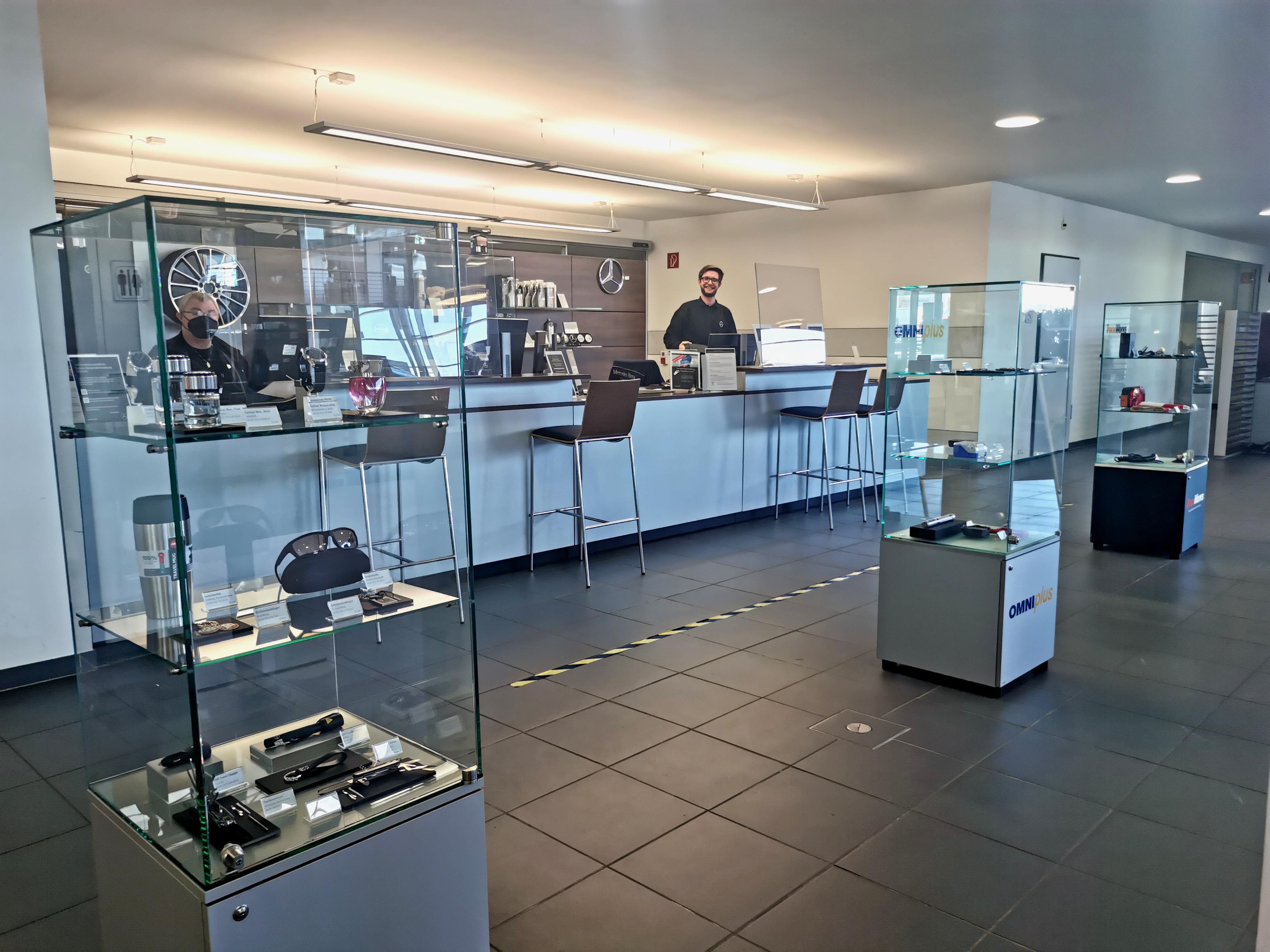 Herzlich willkommen am Teile und Zubehör Counter im Nutzfahrzeugzentrum Mercedes-Benz Frankfurt