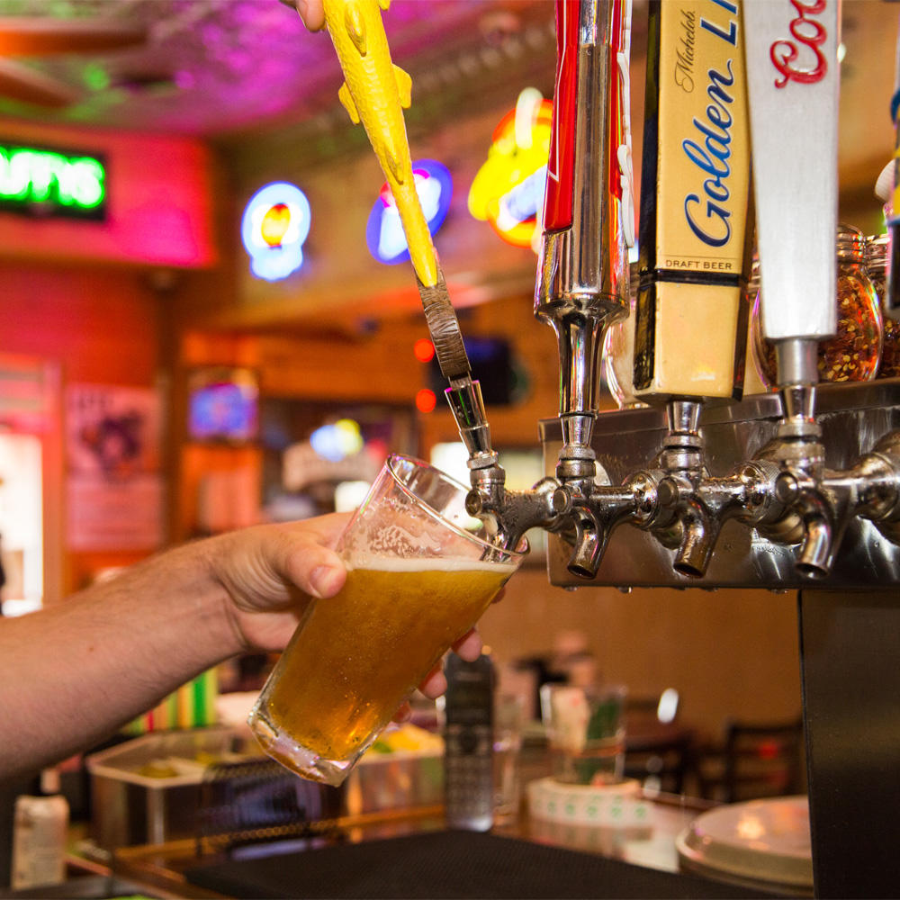 Come join us for Duffy’s Bar and Grill in Osseo Minnesota with happy hour specials every day!