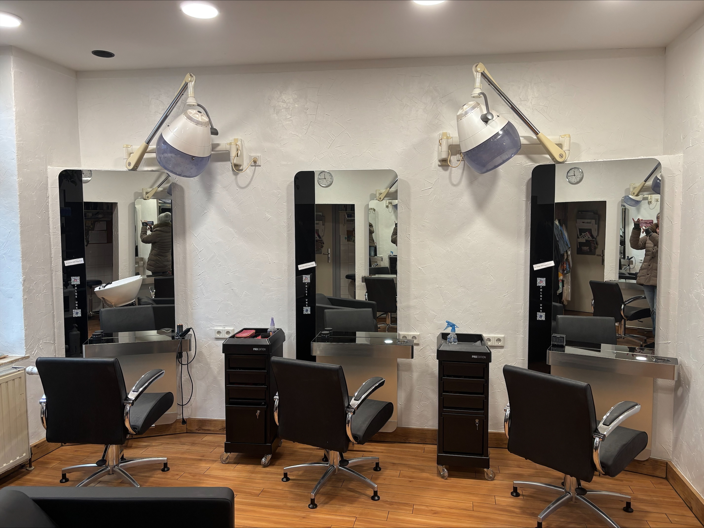Der Salon- Friseur in Düsseldorf Eller, Gumbertstr. 138 in Düsseldorf