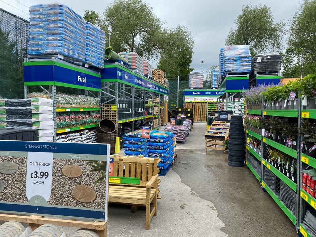 Images B&M Store with Garden Centre