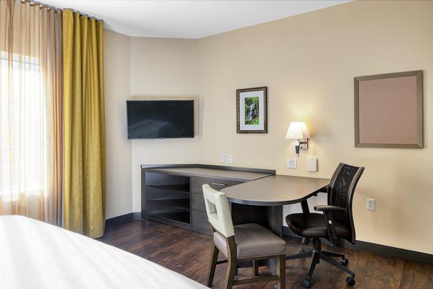 Images Candlewood Suites Building 38300