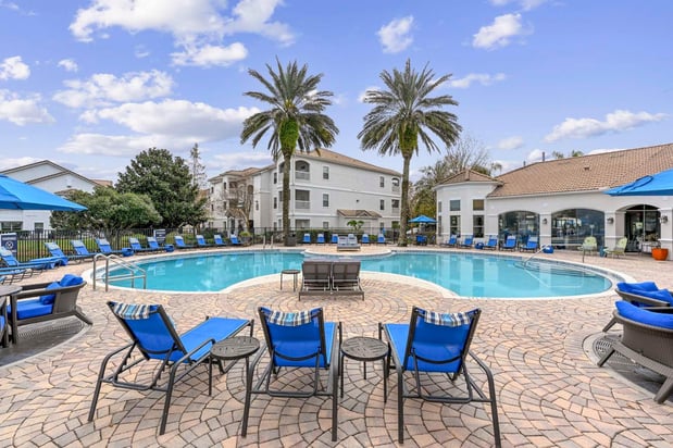 Images Halston World Gateway Apartment Homes