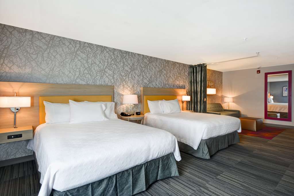 Guest room