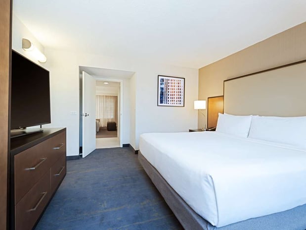 Images Embassy Suites by Hilton Chicago Downtown River North