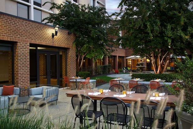 Images DoubleTree by Hilton McLean Tysons