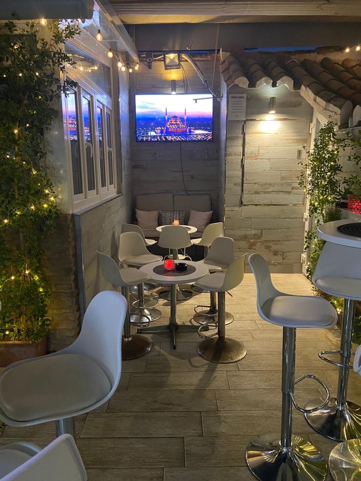 Images Terraza la Merced Karaoke Bar