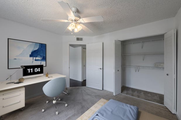 Images Savannah Place Apartments & Townhomes