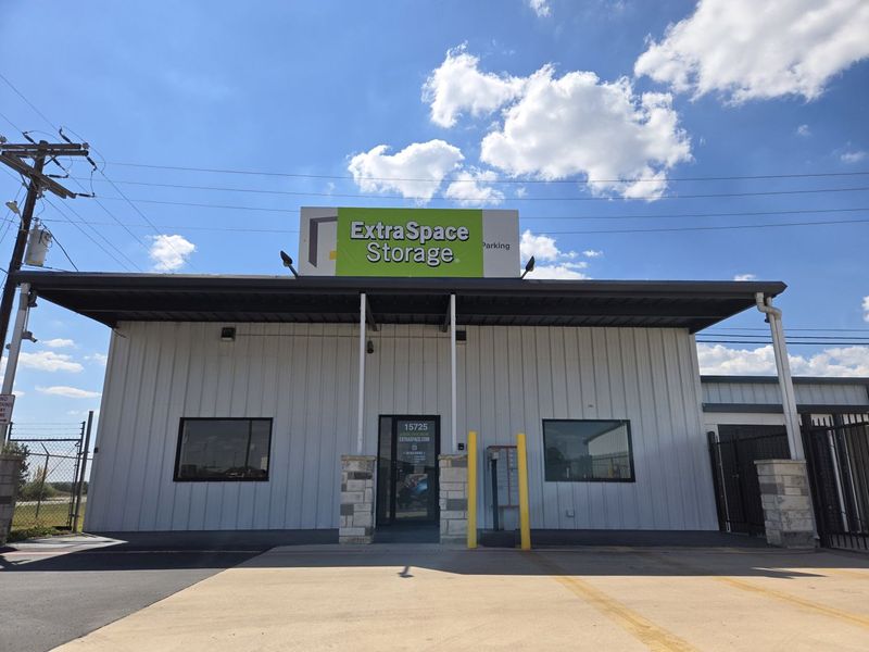 Images Extra Space Storage