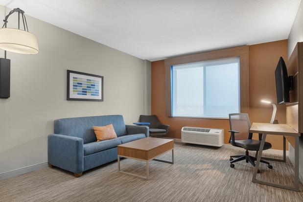 Images Holiday Inn Express & Suites Coralville by IHG