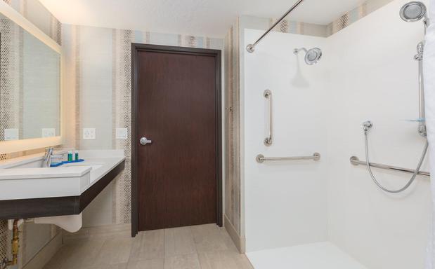Images Holiday Inn Express & Suites Eugene Downtown - University by IHG