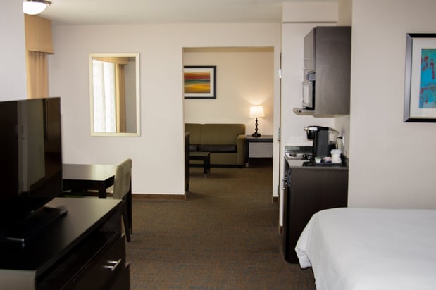 Images Holiday Inn Express & Suites Bakersfield Airport by IHG