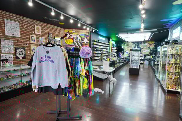 Images Sky High Smoke Shop