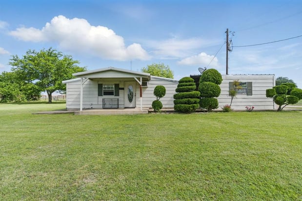 Images Moore Home & Ranch Realty