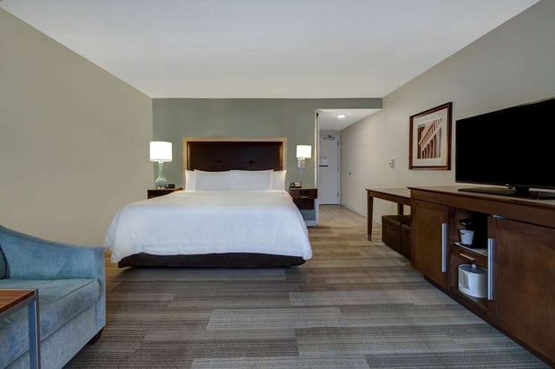 Images Hampton Inn & Suites Milwaukee West
