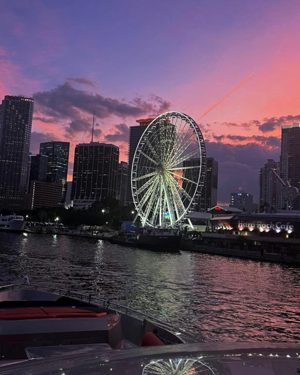 Images Yacht Luxe Miami Charters