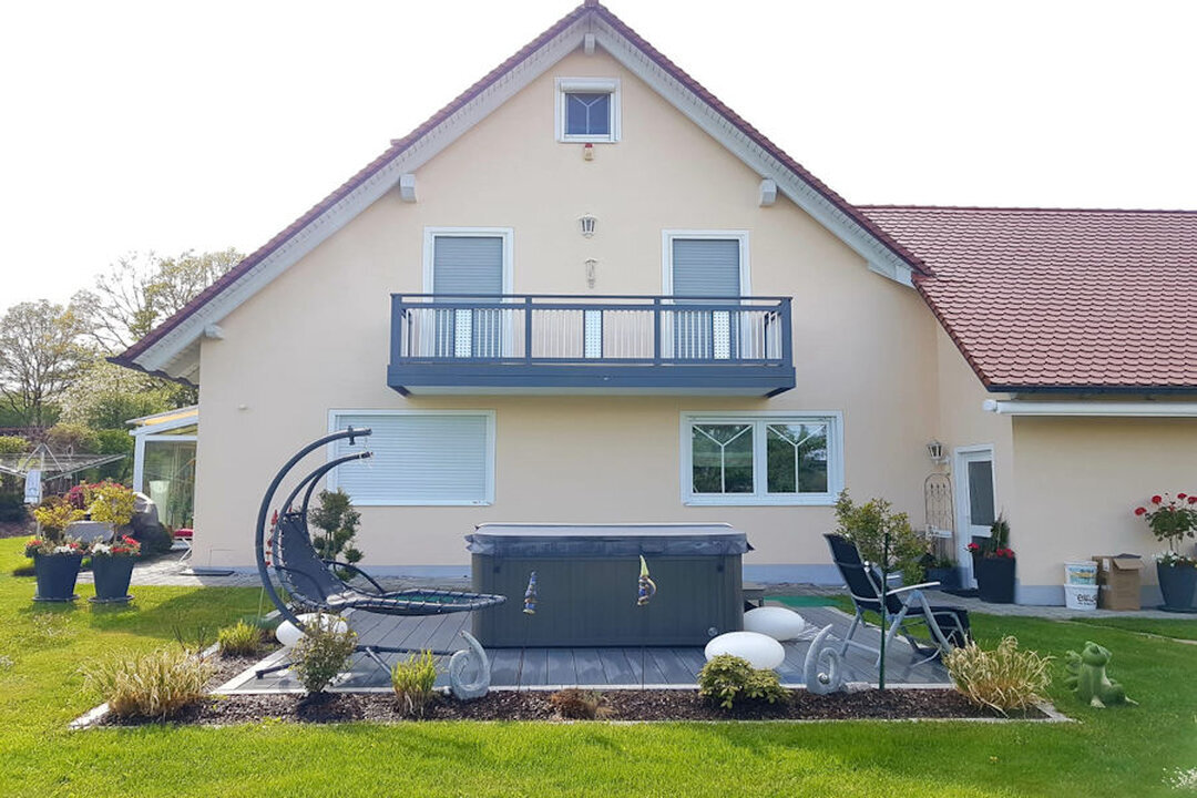 Altstetter Balkone, Krumbacher Straße 28 in Neuburg an der Kammel