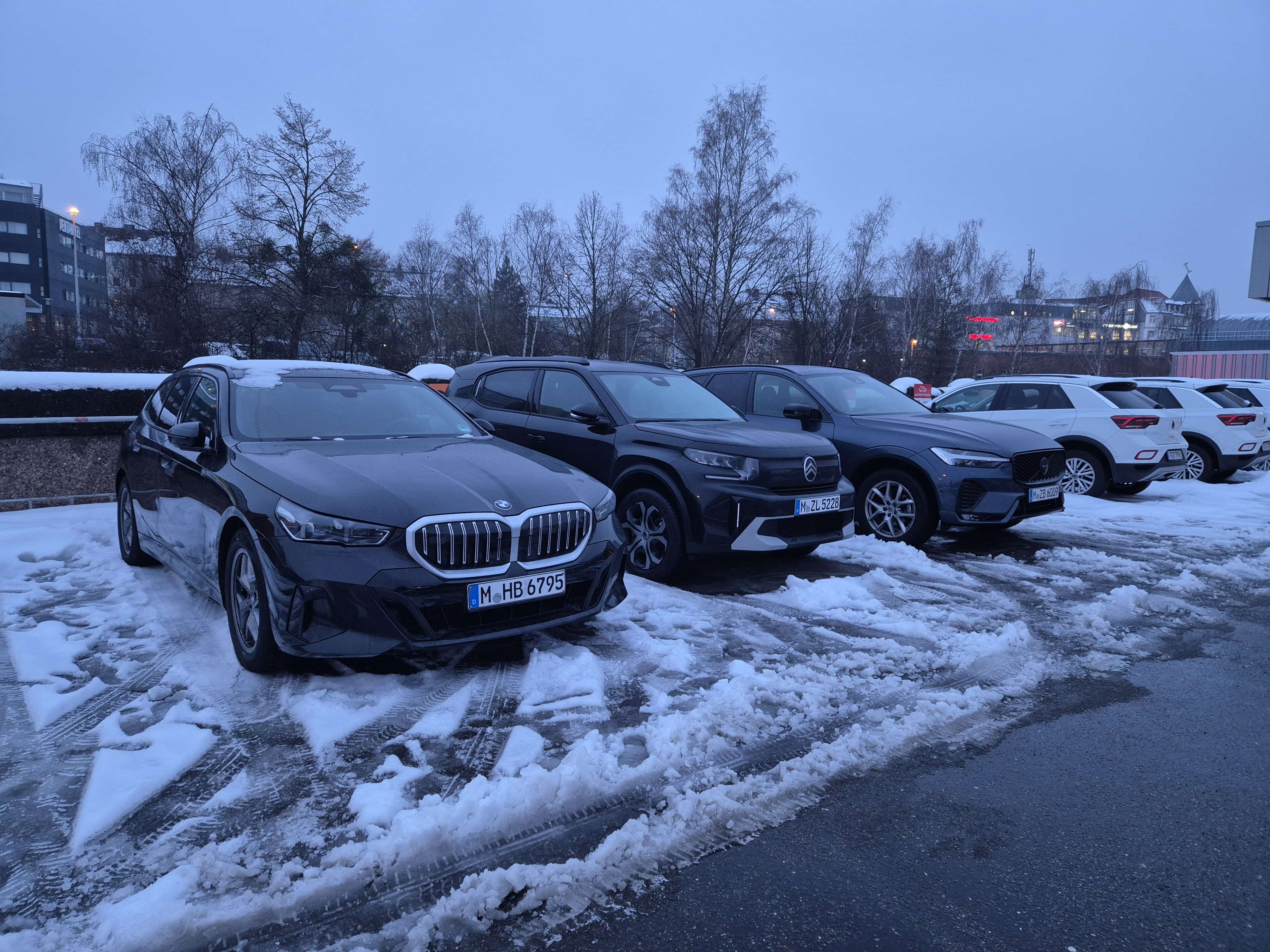 SIXT Autovermietung Kassel-Wilhelmshoehe Bahnhof, Willy-Brandt-Platz 1 in Kassel