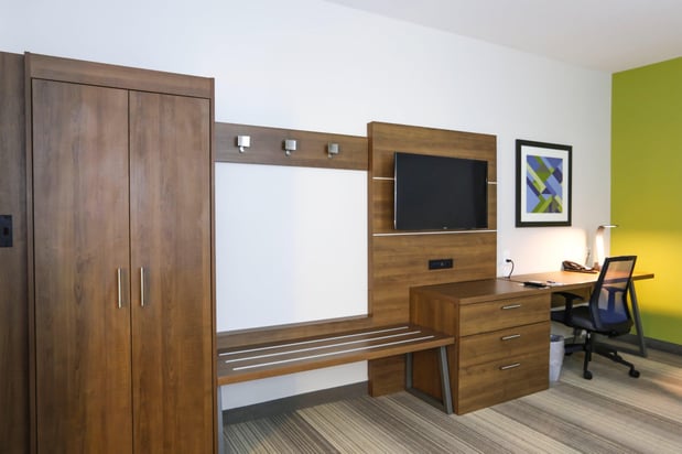 Images Holiday Inn Express & Suites Houston IAH - Beltway 8 by IHG