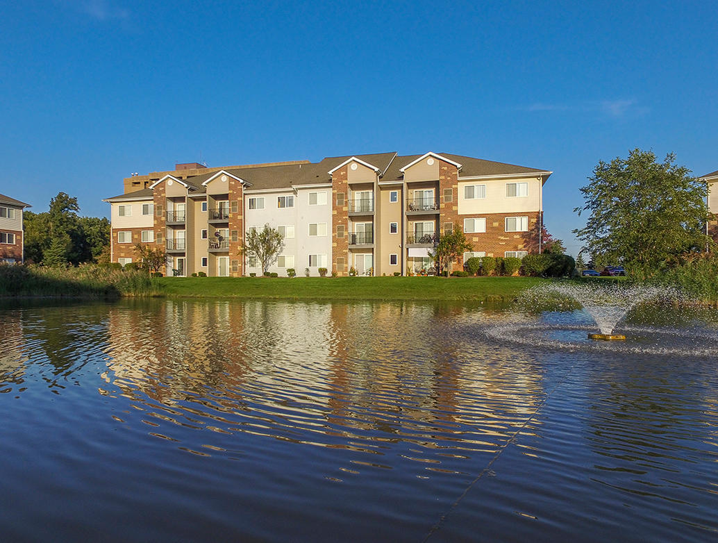 Beautiful Views Overlooking The Pond With Fountain