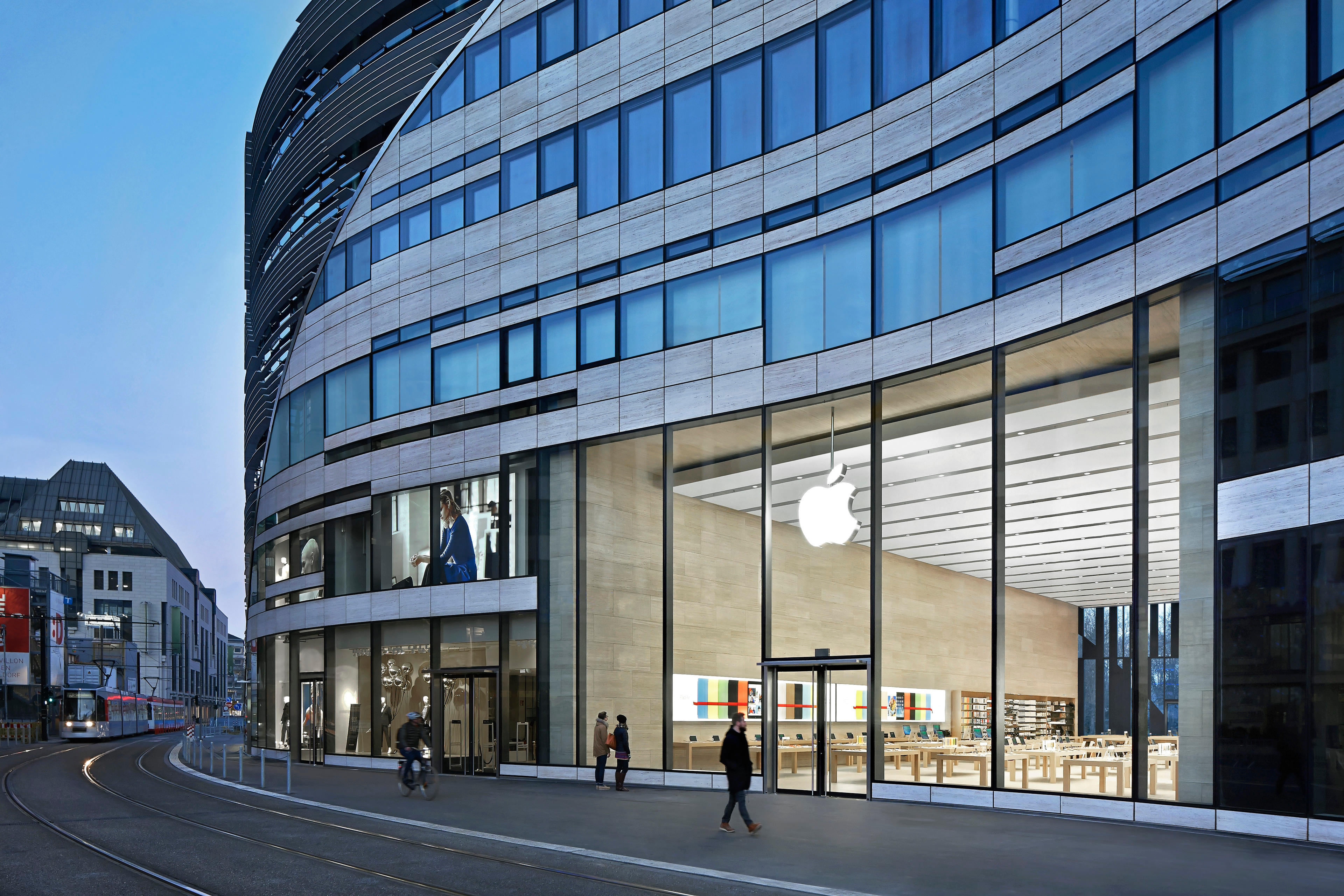 Apple Düsseldorf, Kö-Bogen in Düsseldorf