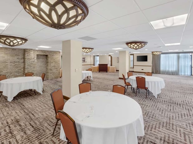 Images Hilton Garden Inn Milwaukee Downtown