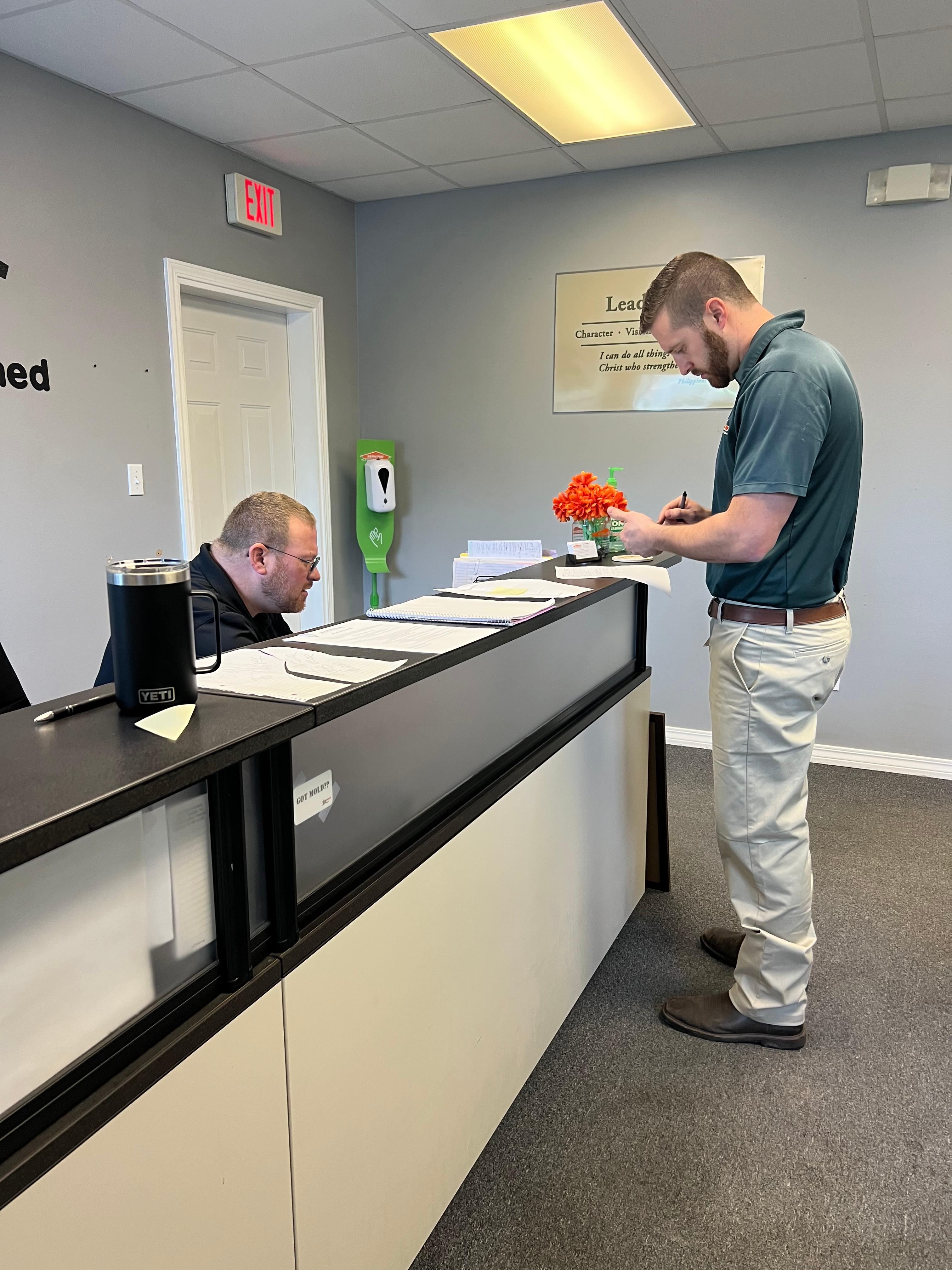 SERVPRO staff prepares to execute restoration after dispatch sends calls received.