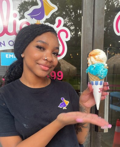 Images Pelican’s SnoBalls and Ice Cream