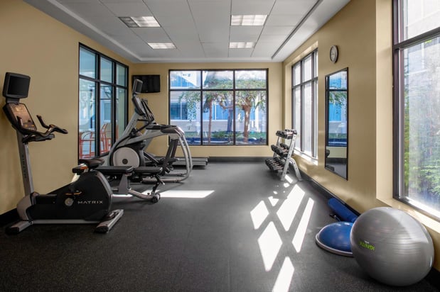 Images Holiday Inn & Suites Boston-Peabody by IHG