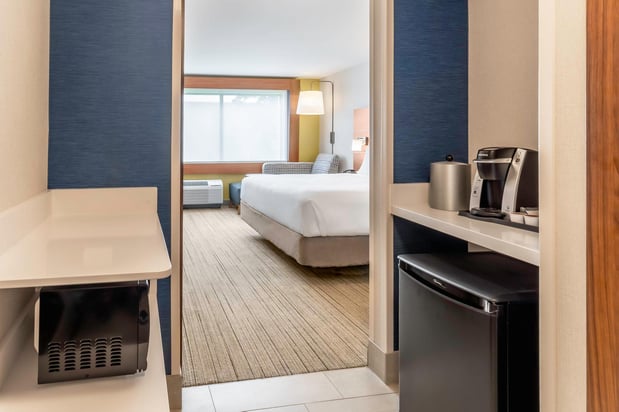 Images Holiday Inn Express & Suites Milwaukee – West Allis by IHG