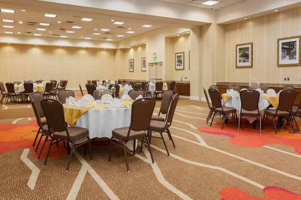 Images Hilton Garden Inn Dallas/Market Center