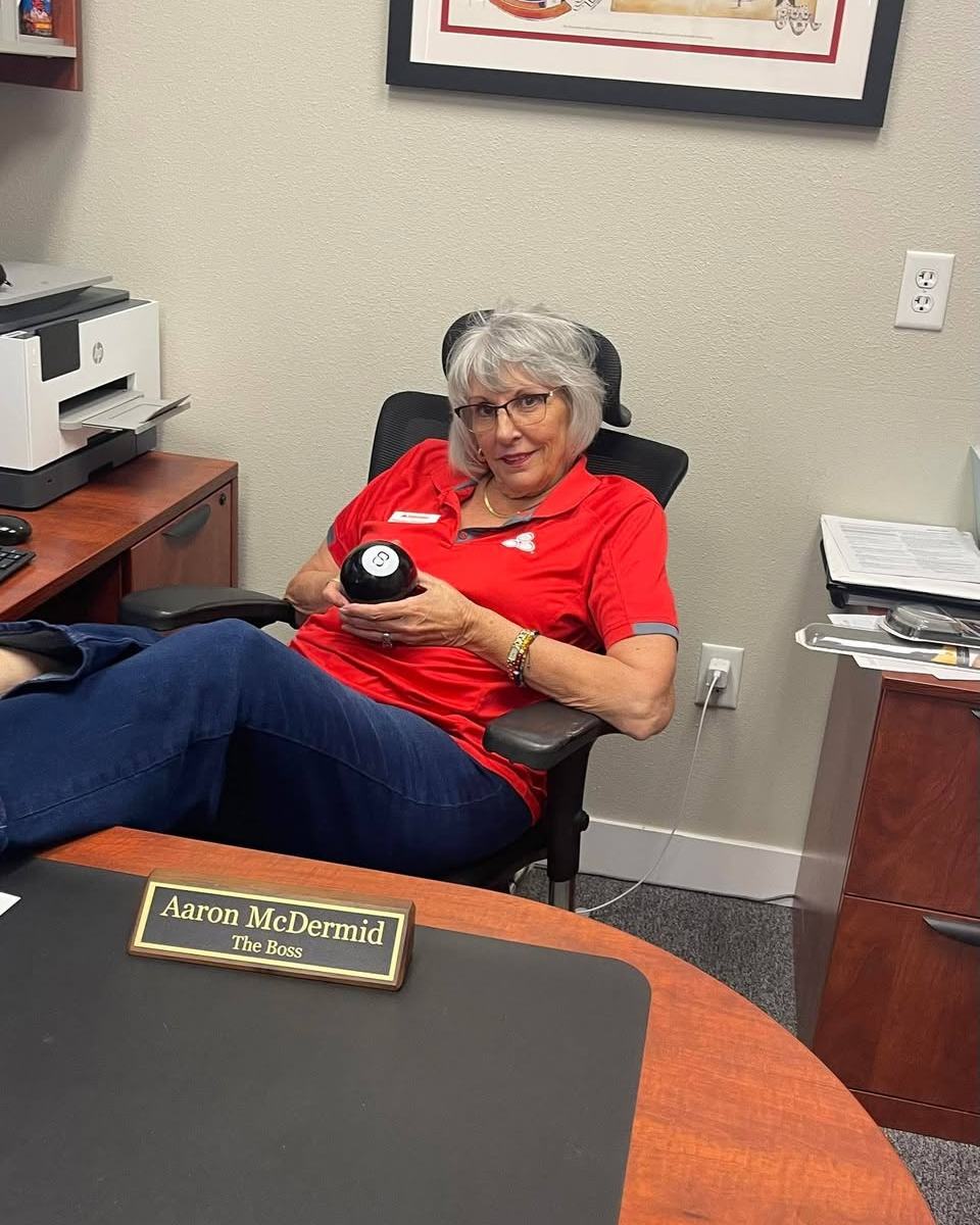 El reached out this morning and admitted she was wrong for putting her feet on my desk and getting shoe polish on my phone earpiece. To make amends, she agreed that if this post got even 0 likes, she would get a mohawk today!