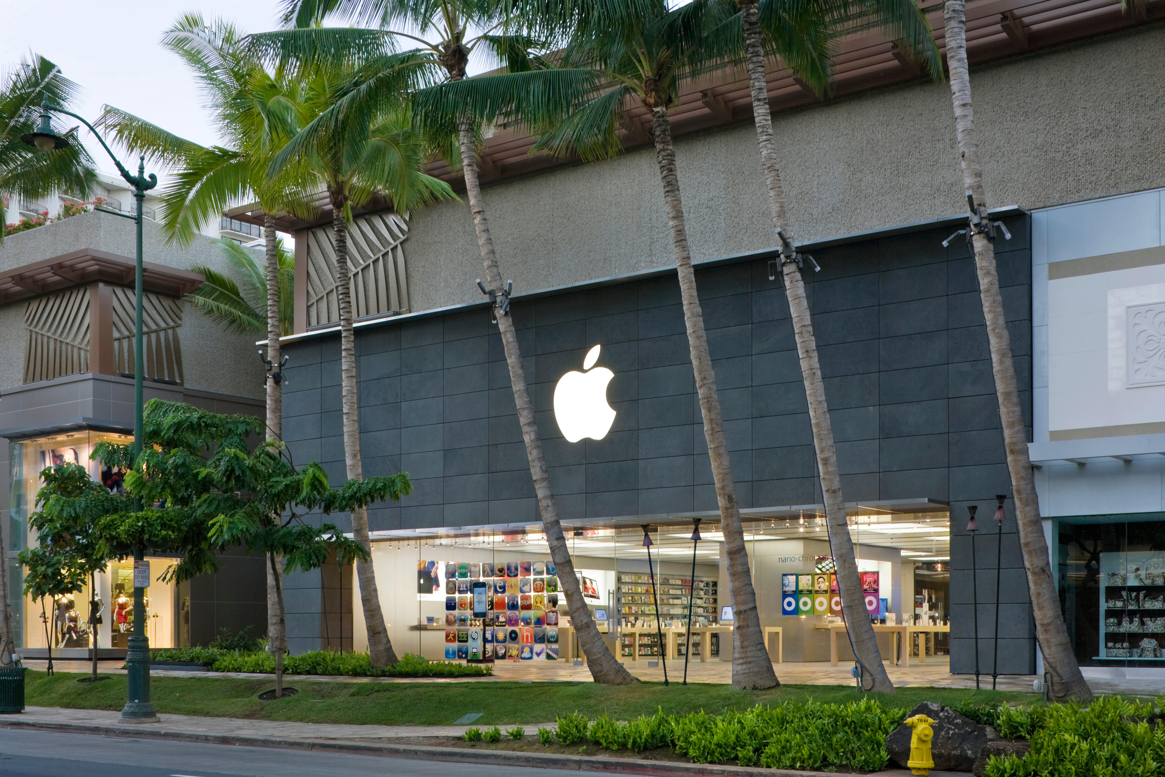 Image 2 | Apple Royal Hawaiian