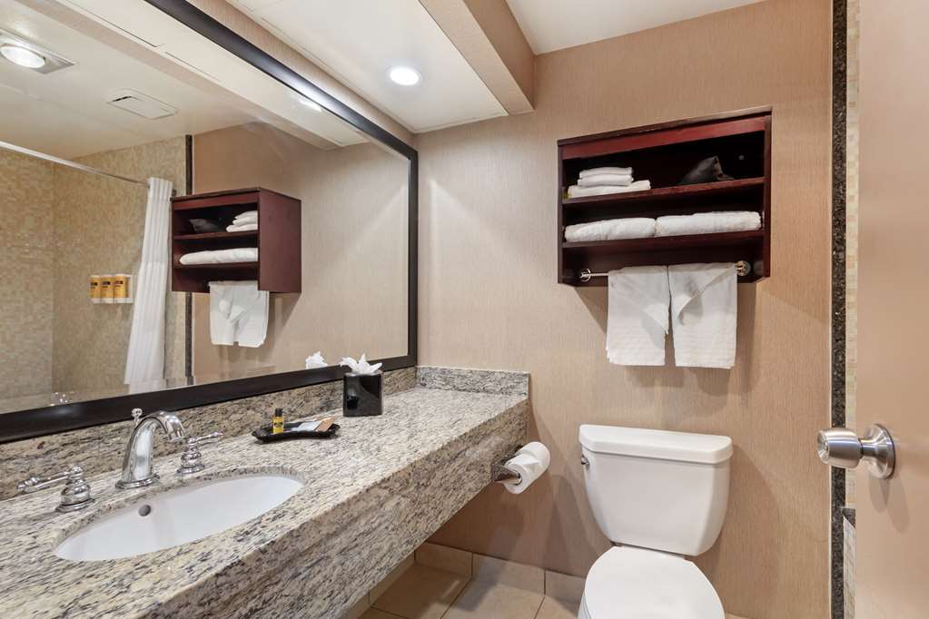 Guest Bath DLXQQ