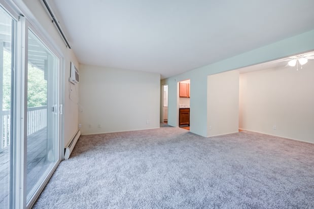 Images Lakeshore Drive Apartment Homes