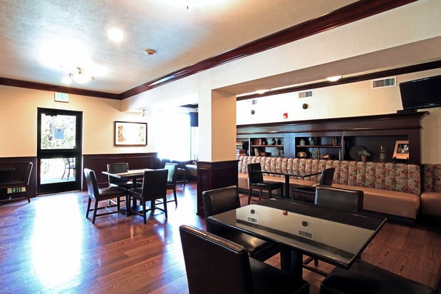 Images Oxford Suites Spokane Valley