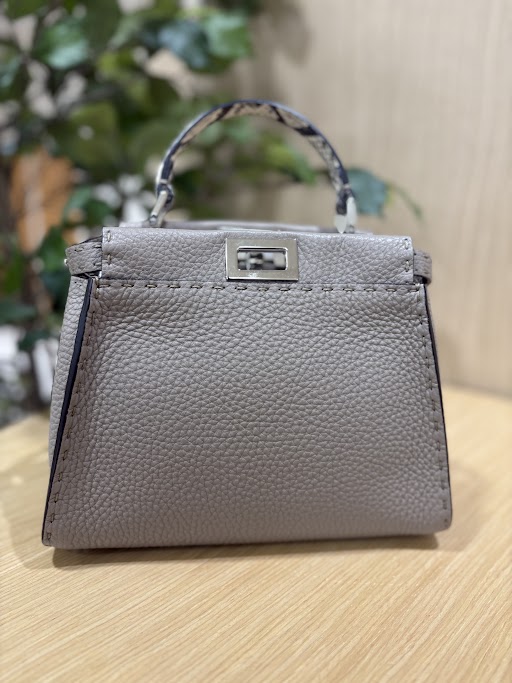 Images KOMEHYO（コメ兵）買取センター京橋京阪モール