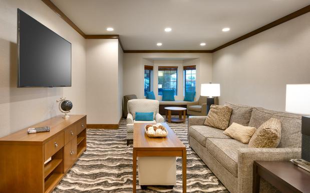 Images Staybridge Suites Gainesville I-75 by IHG