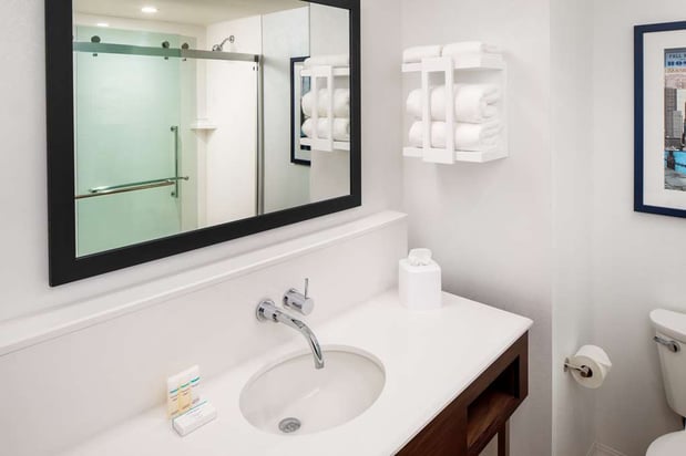 Images Hampton Inn Boston Seaport District