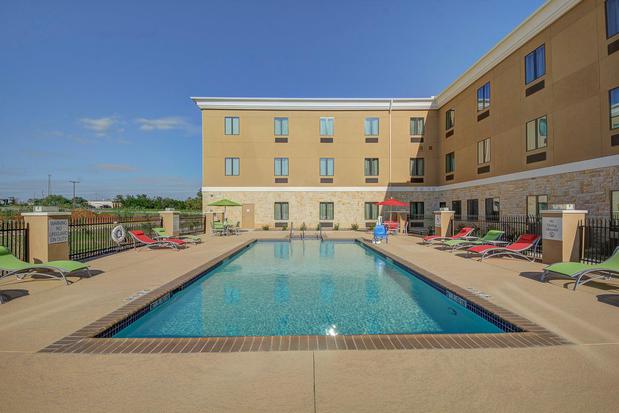 Images Holiday Inn Express & Suites Carrizo Springs by IHG